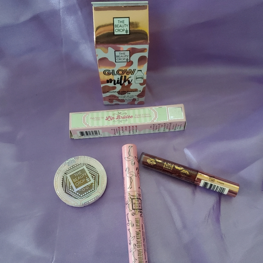COPY - THE BEAUTY CROP MAKEUP BUNDLE